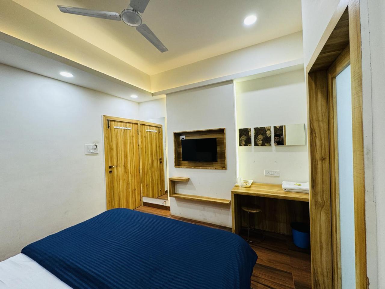Hotel Shree Mahakal Krapa اوجاين المظهر الخارجي الصورة